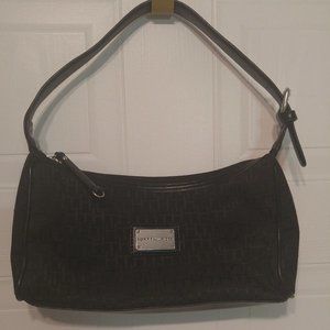 Tommy Hilfiger  Women's Designer  Purse-Black ( B10)